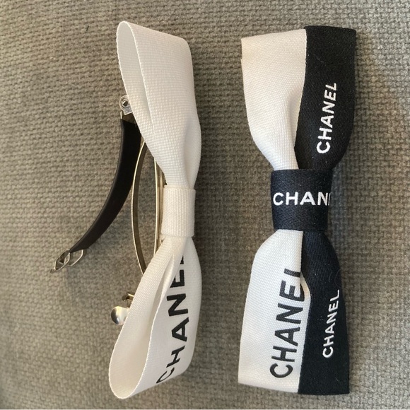 Authentic Chanel Gift Wrapping Ribbon on Barrette - Picture 7 of 16